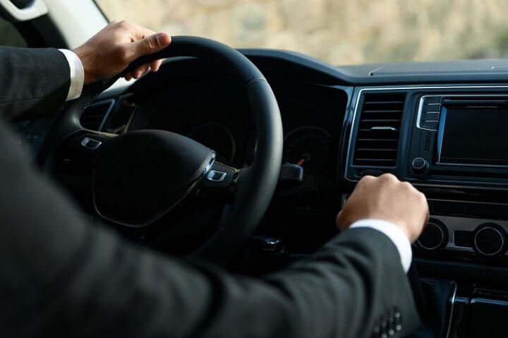 5 BENEFITS OF HIRING PROFESSIONAL CAR TRANSPORT SERVICES